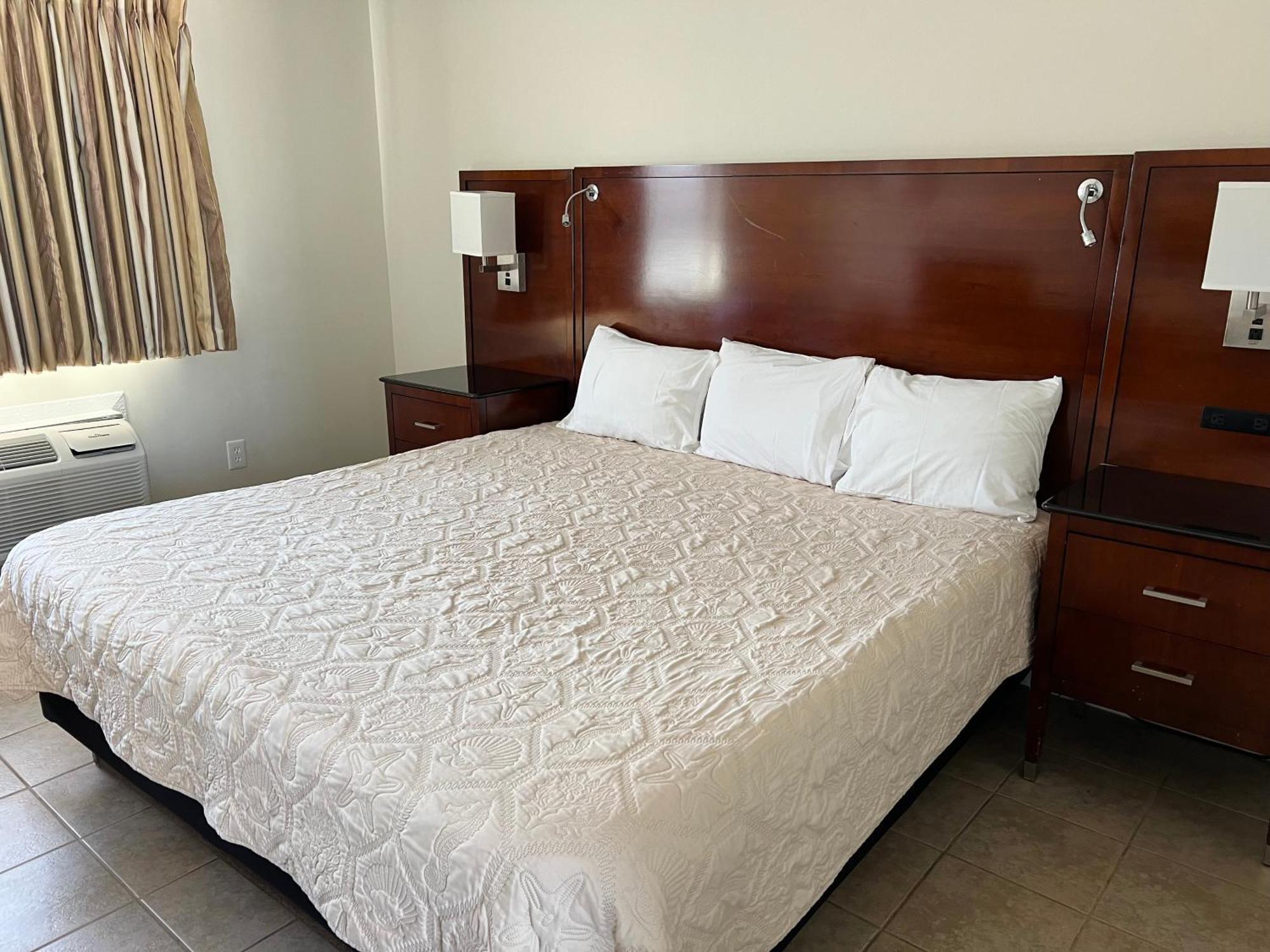 Sand Pebble Motor Lodge Пойнт Плезънт Бийч Екстериор снимка